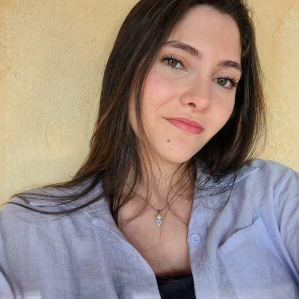 Wellen Caroline Faria
